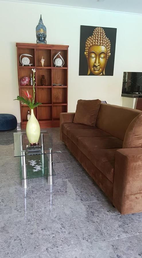 Отель Mias Jungle House Ловина Экстерьер фото