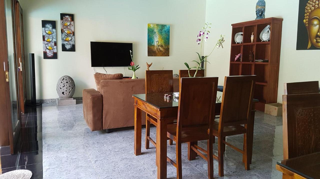 Отель Mias Jungle House Ловина Экстерьер фото