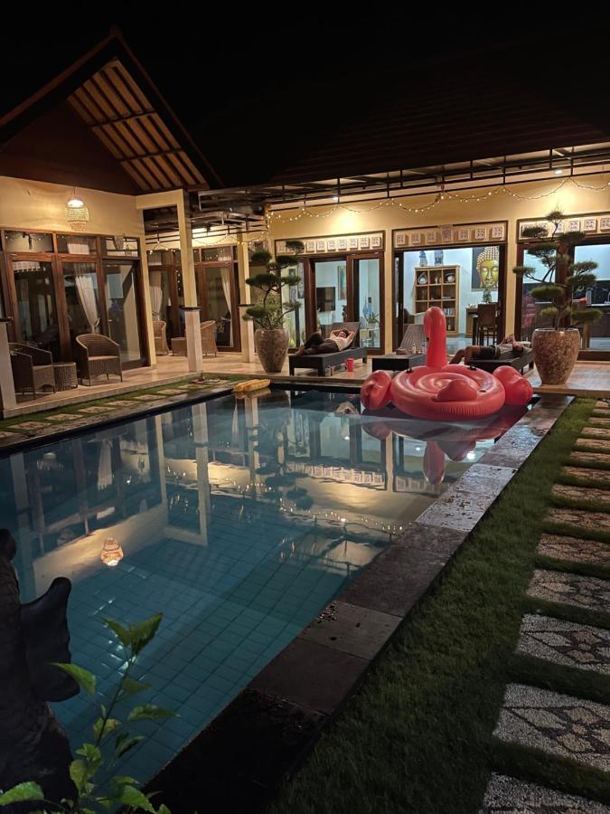 Отель Mias Jungle House Ловина Экстерьер фото